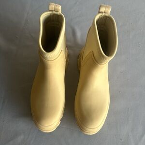 Zara Cream Ankle Boots. Size 38